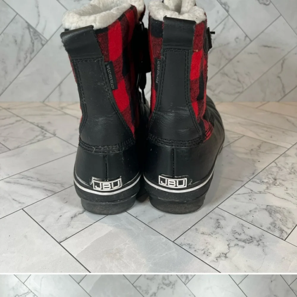 Excellent condition JBU red black buffalo plaid boots 9 - Picture 3 of 3